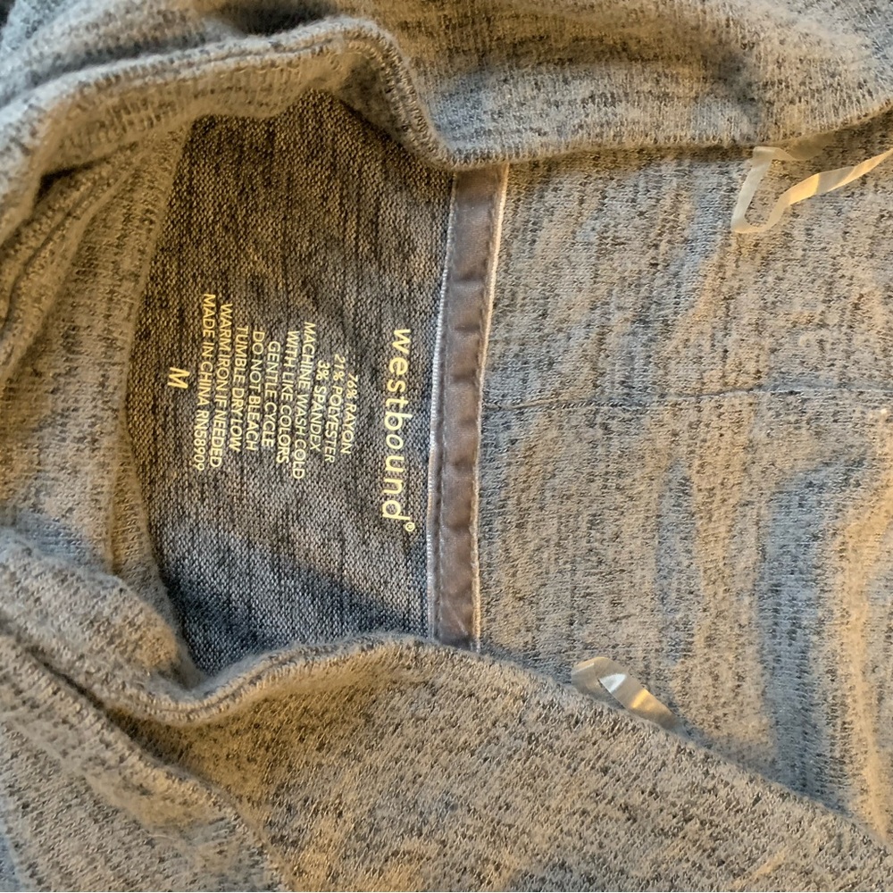 Women’s Sweater M nwt - Picture 3 of 4